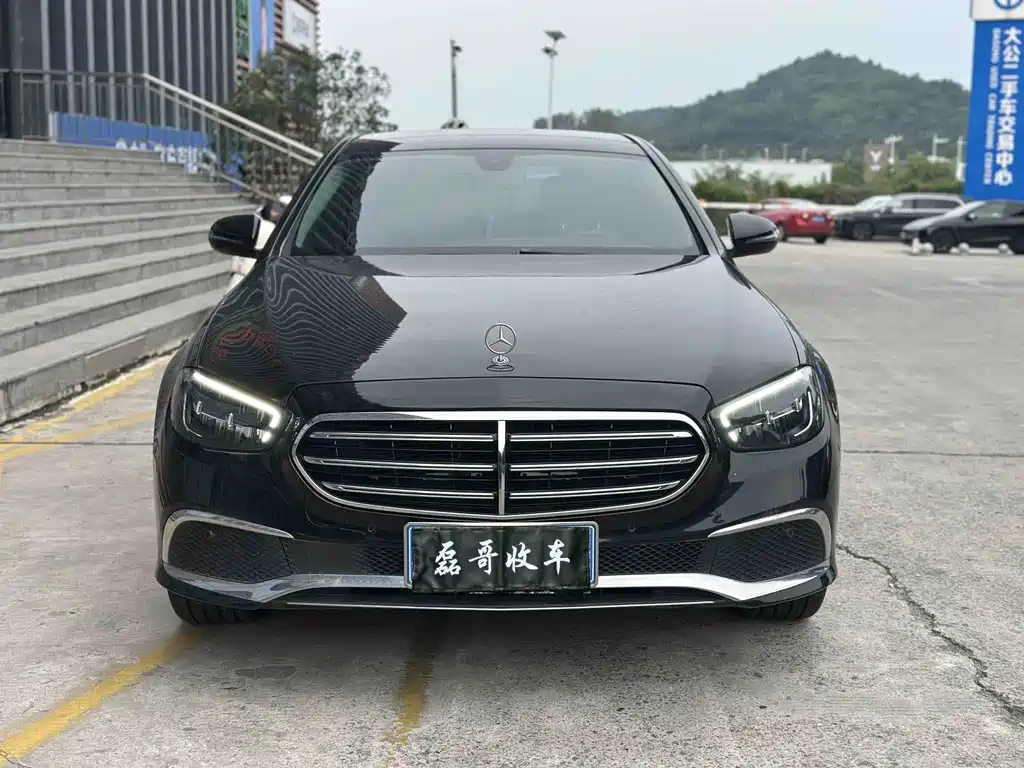 Mercedes-Benz E-Class — миниатюра 2