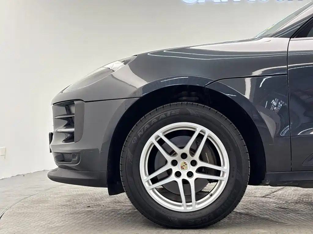 Porsche Macan — миниатюра 11