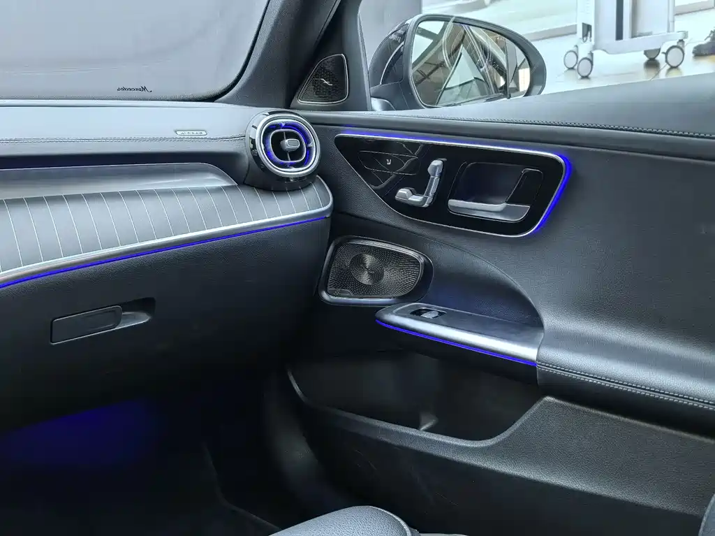 Mercedes-Benz C-Class — миниатюра 25