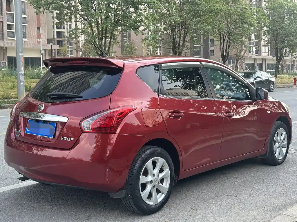 Nissan Tiida — миниатюра 6