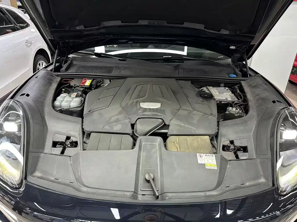 Porsche Cayenne — миниатюра 17