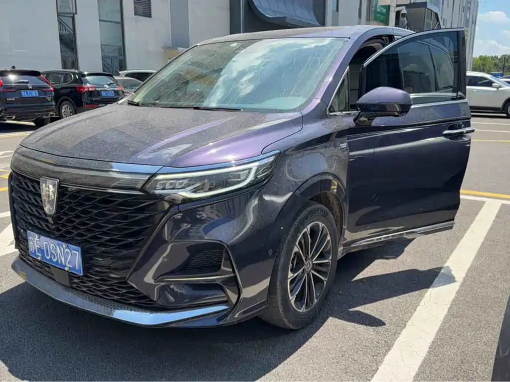 Roewe iMAX8