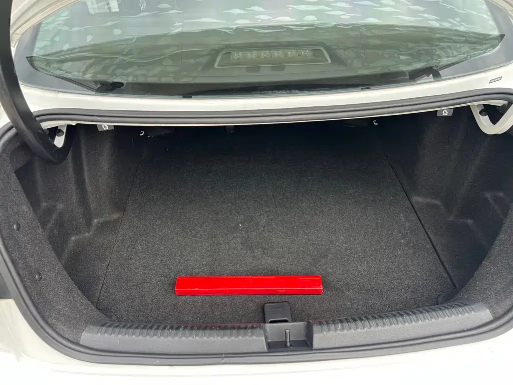 Volkswagen Sagitar — миниатюра 10