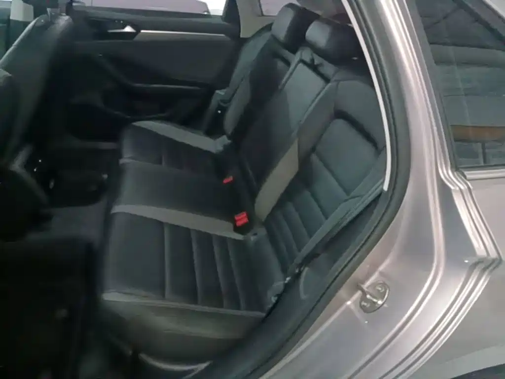 Volkswagen Sagitar — миниатюра 17