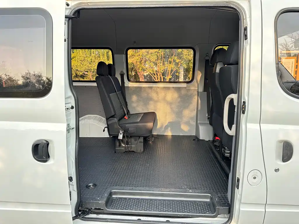 MAXUS V80 — миниатюра 13
