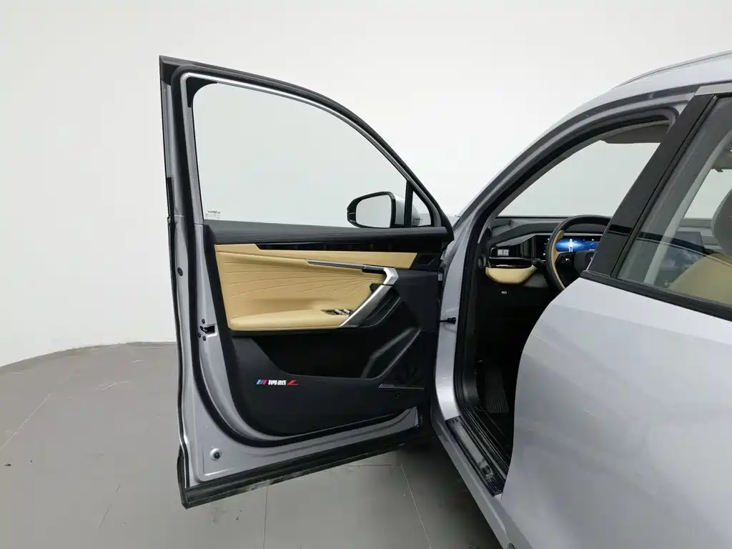 Geely Boyue L — миниатюра 8