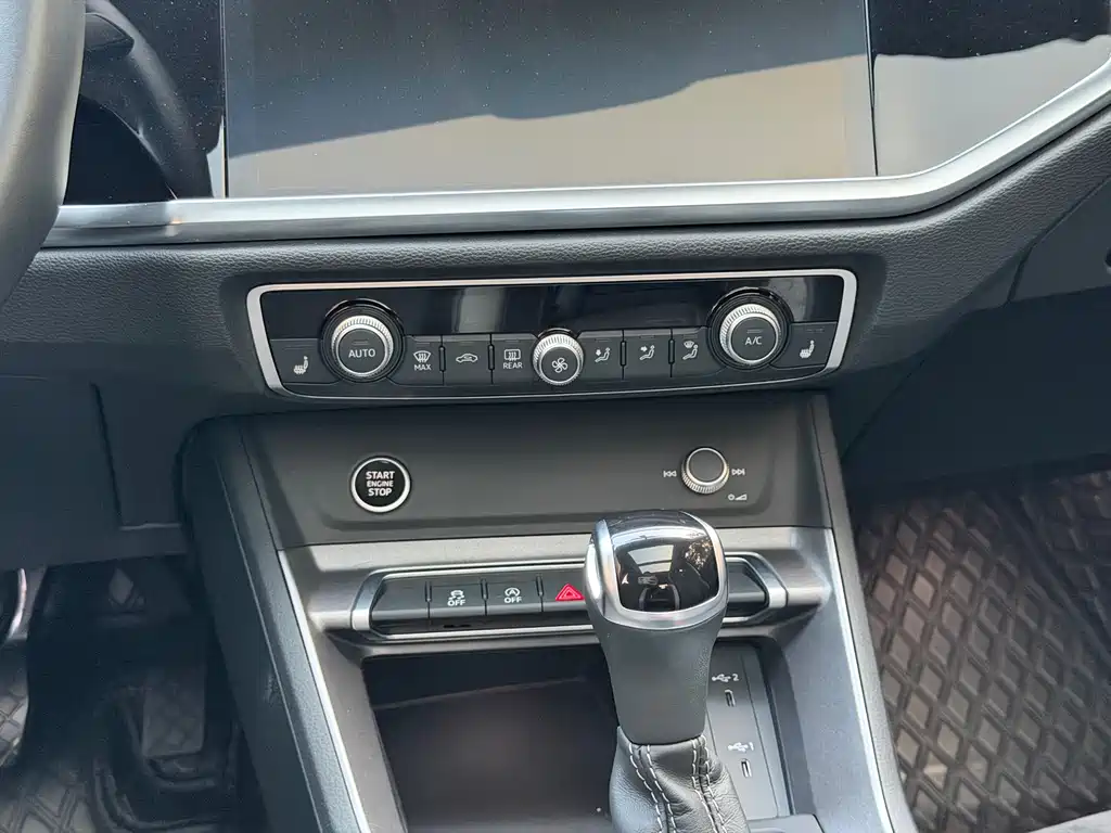 Audi Q3 2023 35 TFSI Fashion (1.4T)