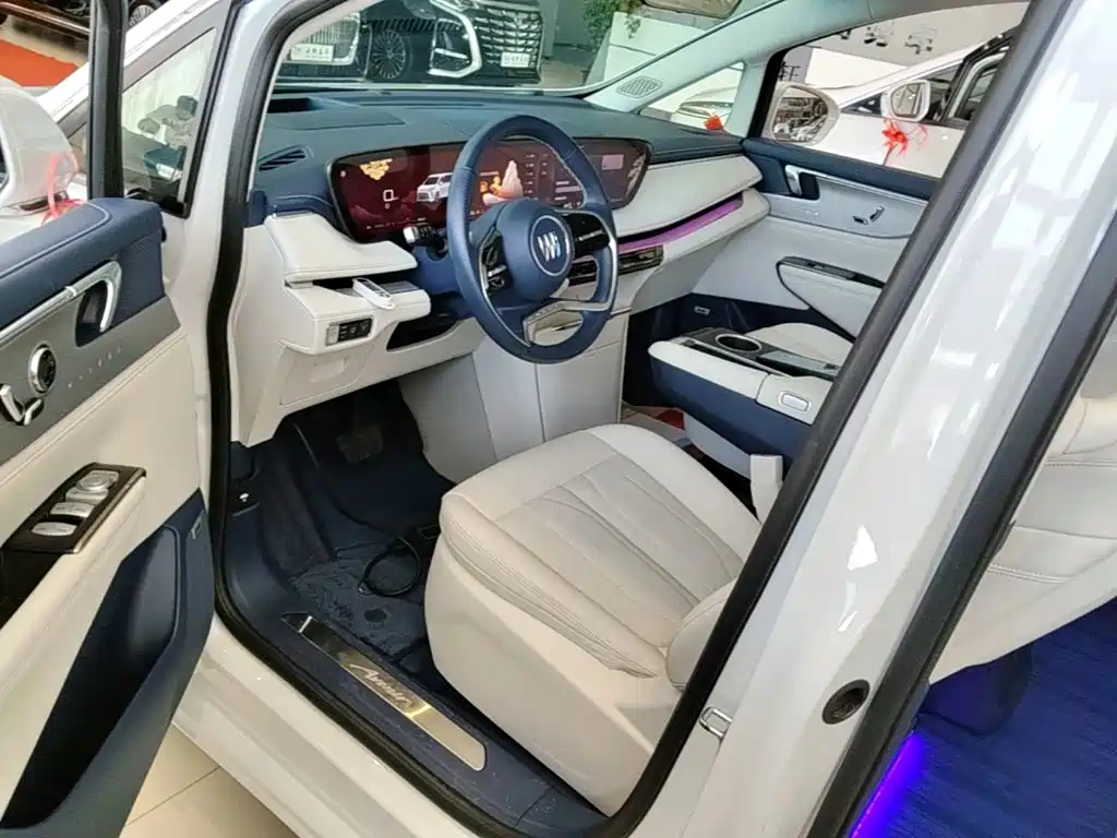 Buick GL8 Hybrid — миниатюра 15