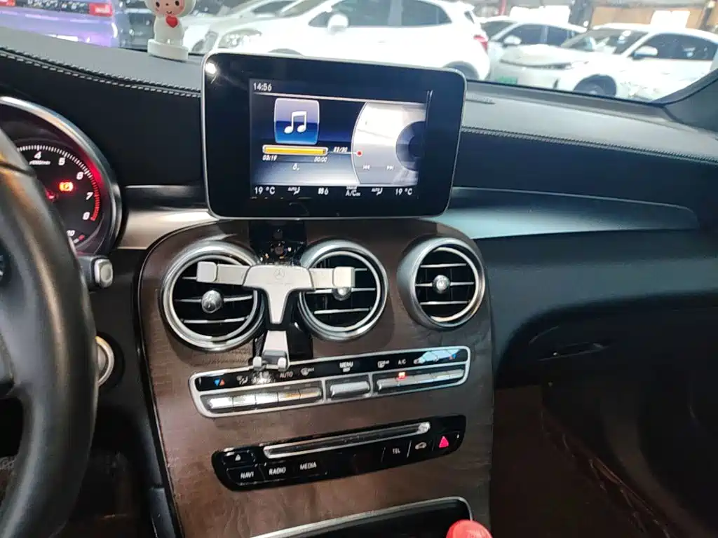 Mercedes-Benz GLC — миниатюра 13