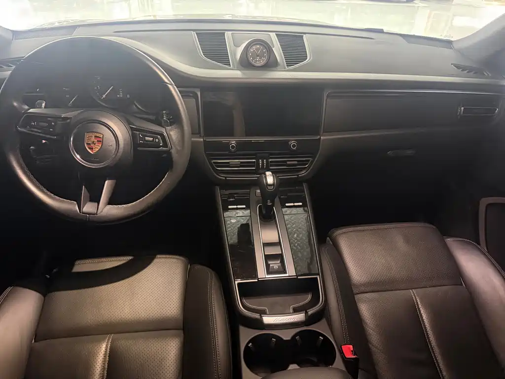 Porsche Macan — миниатюра 4