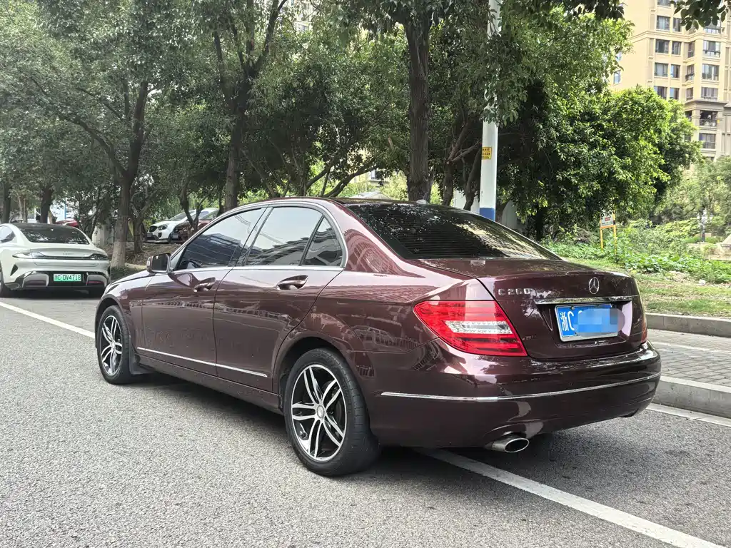 Mercedes-Benz C-Class — миниатюра 6