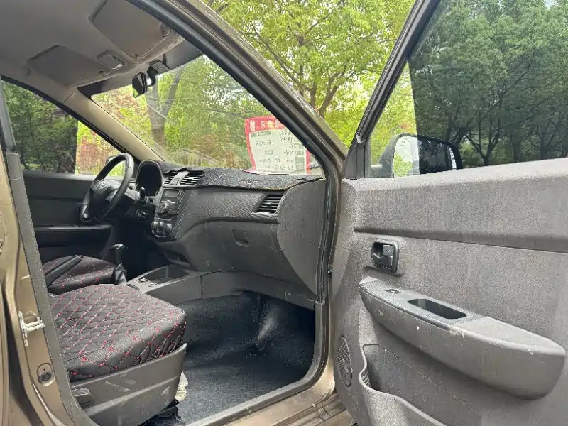 Wuling Hongguang — миниатюра 8