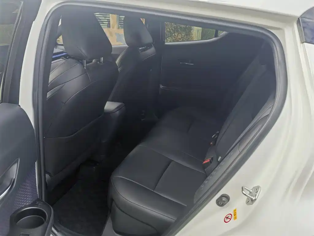 Toyota IZOA — миниатюра 8