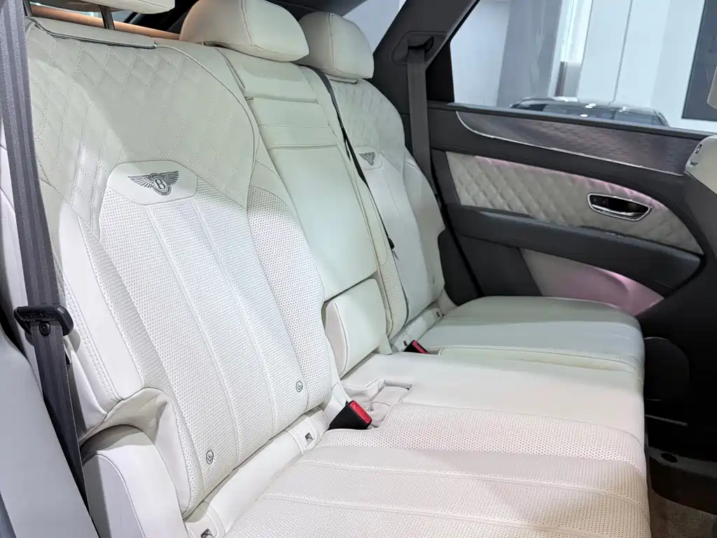 Bentley Bentayga — миниатюра 17