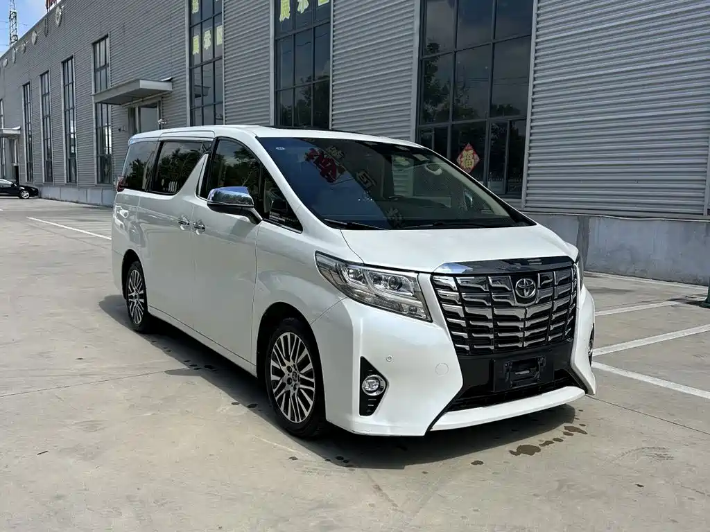Toyota Alphard — миниатюра 2