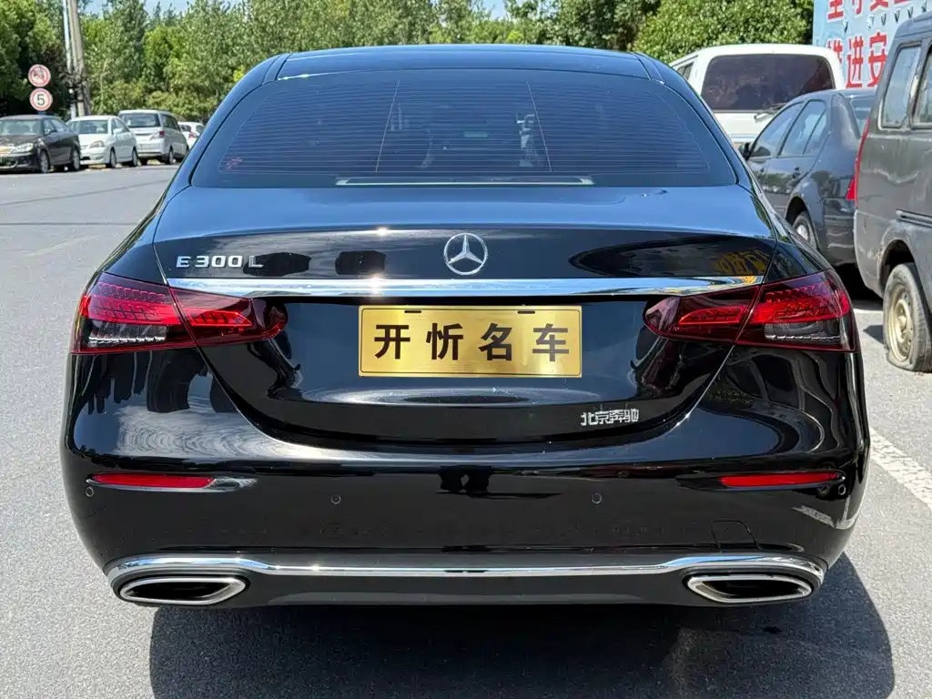 Mercedes-Benz E-Class — миниатюра 4