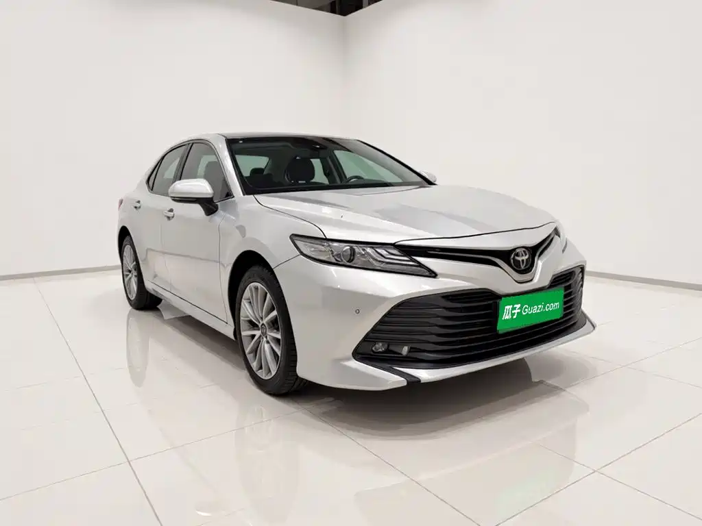 Toyota Camry — миниатюра 3