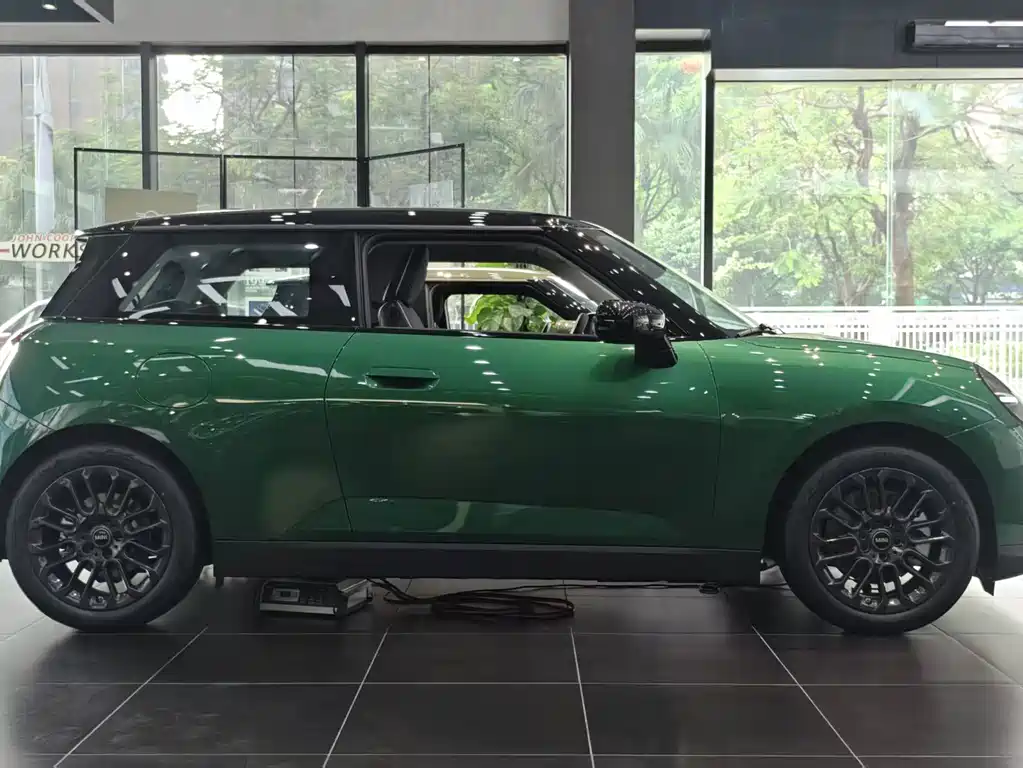 MINI MINI COOPER EV — миниатюра 5