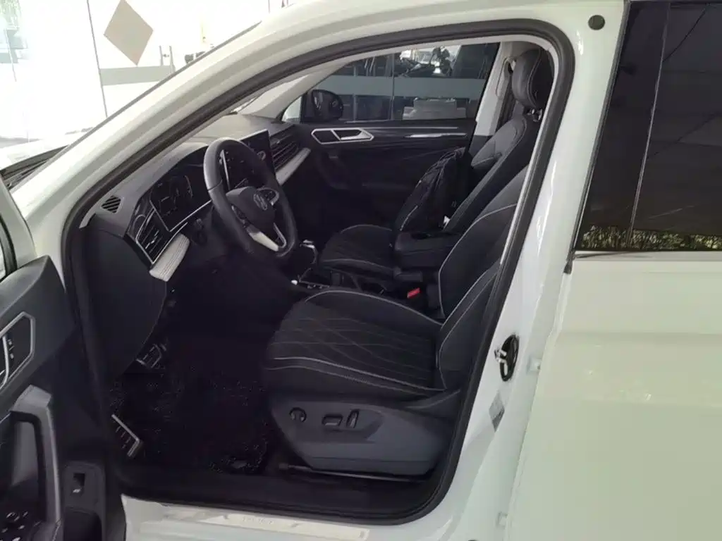 Volkswagen Tiguan L — миниатюра 15
