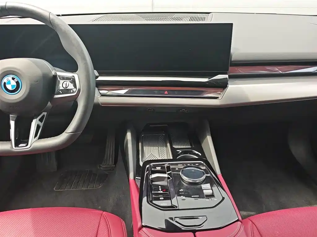 BMW i5 — миниатюра 10