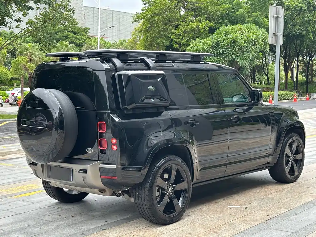 Land Rover Defender — миниатюра 16