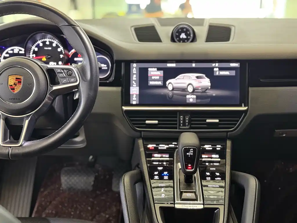 Porsche Cayenne — миниатюра 5