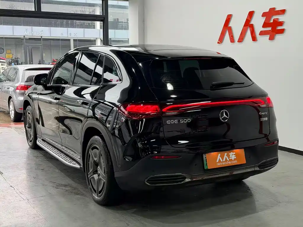 Mercedes-Benz EQE SUV — миниатюра 22
