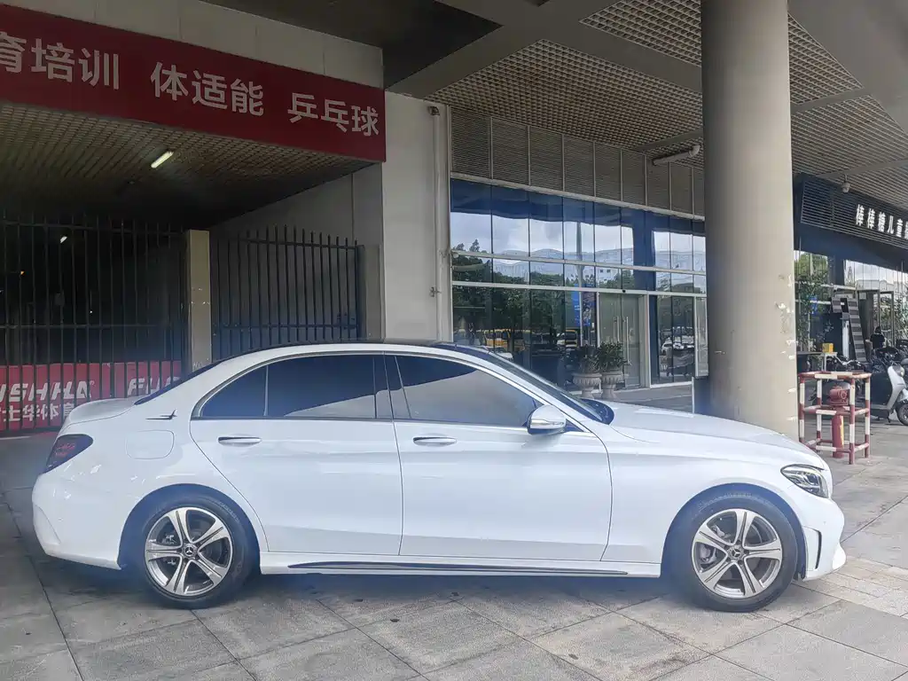 Mercedes-Benz C-Class — миниатюра 4