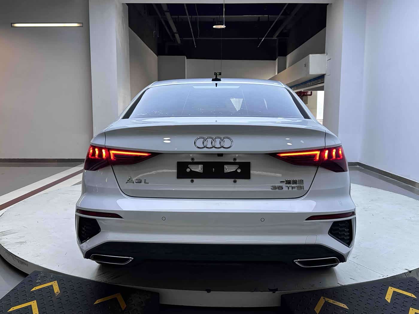 Audi A3 1.4 л 2022 г. Белый, пробег 28000 км
