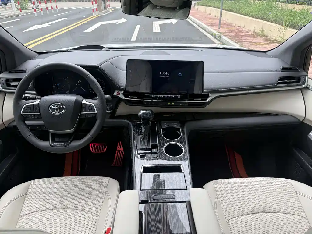 Toyota Granvia 2024 2.5L ULTRA
