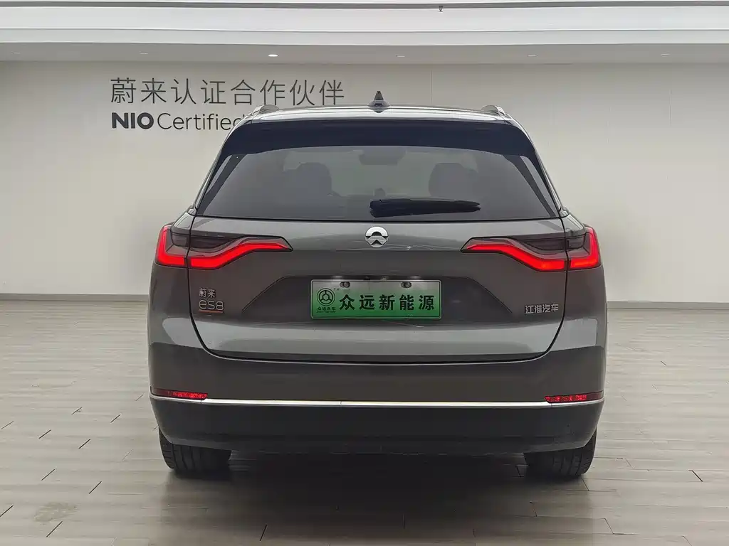 NIO ES8 2020 580KM мест