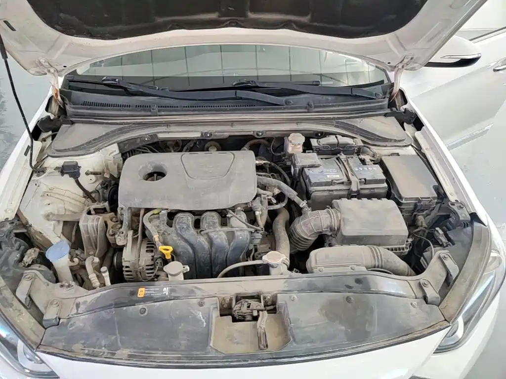 Hyundai Elantra — миниатюра 20