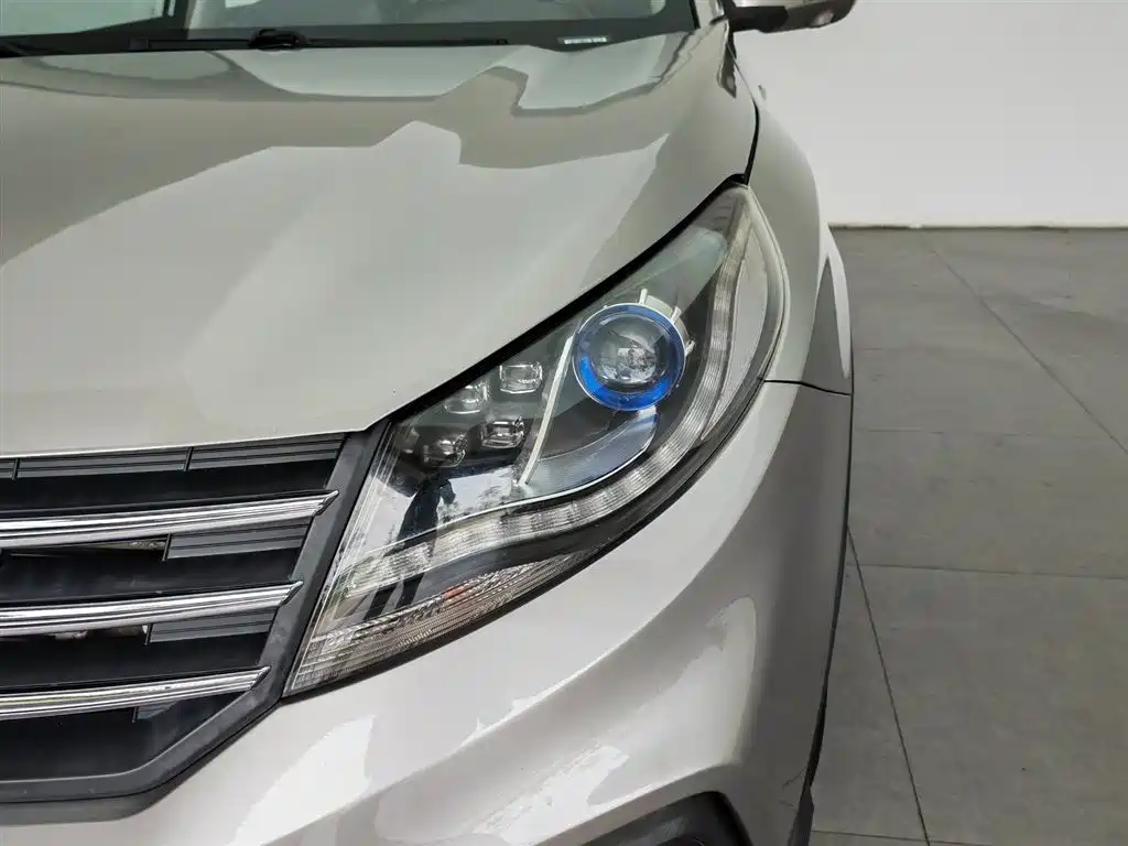 Dongfeng 580 2017 1.5T CVT
