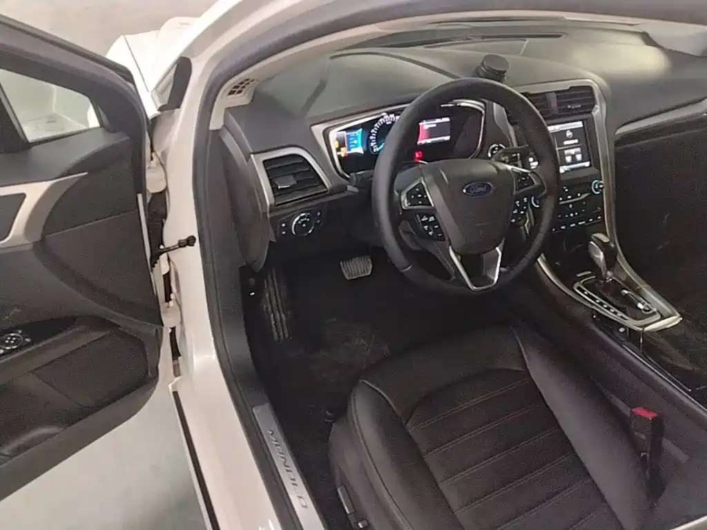 Ford Mondeo — миниатюра 16