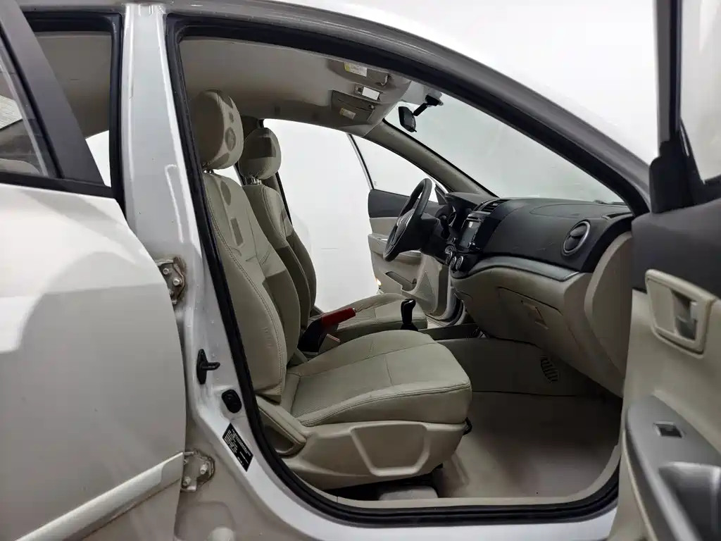 Changan V5 — миниатюра 13