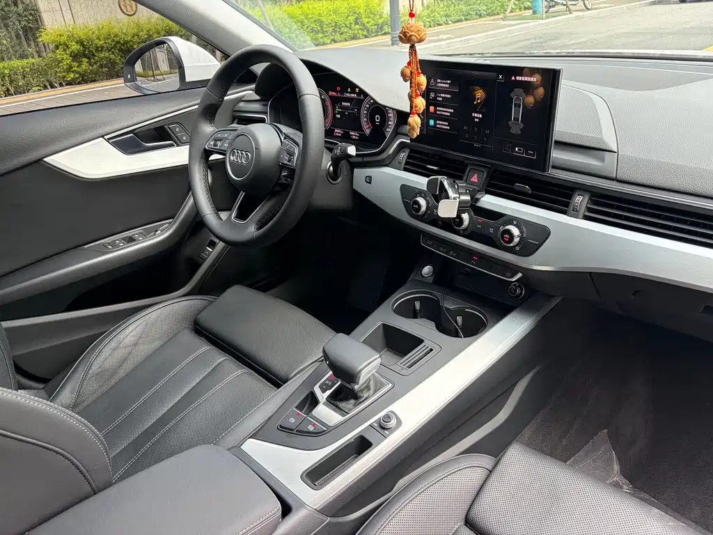 Audi A4L — миниатюра 14