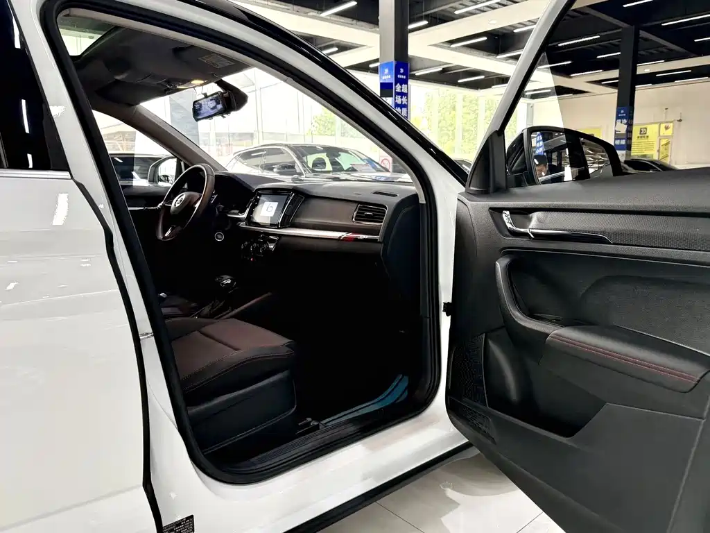 Skoda Kamiq — миниатюра 8