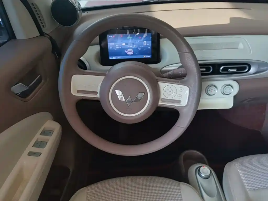 Wuling MINIEV — миниатюра 11