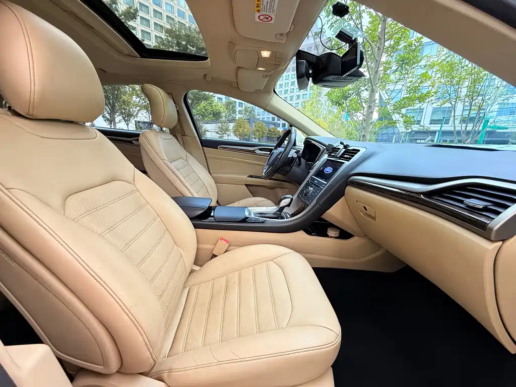 Ford Mondeo — миниатюра 8