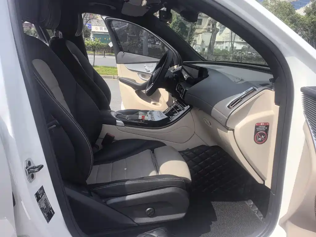 Mercedes-Benz EQC — миниатюра 16