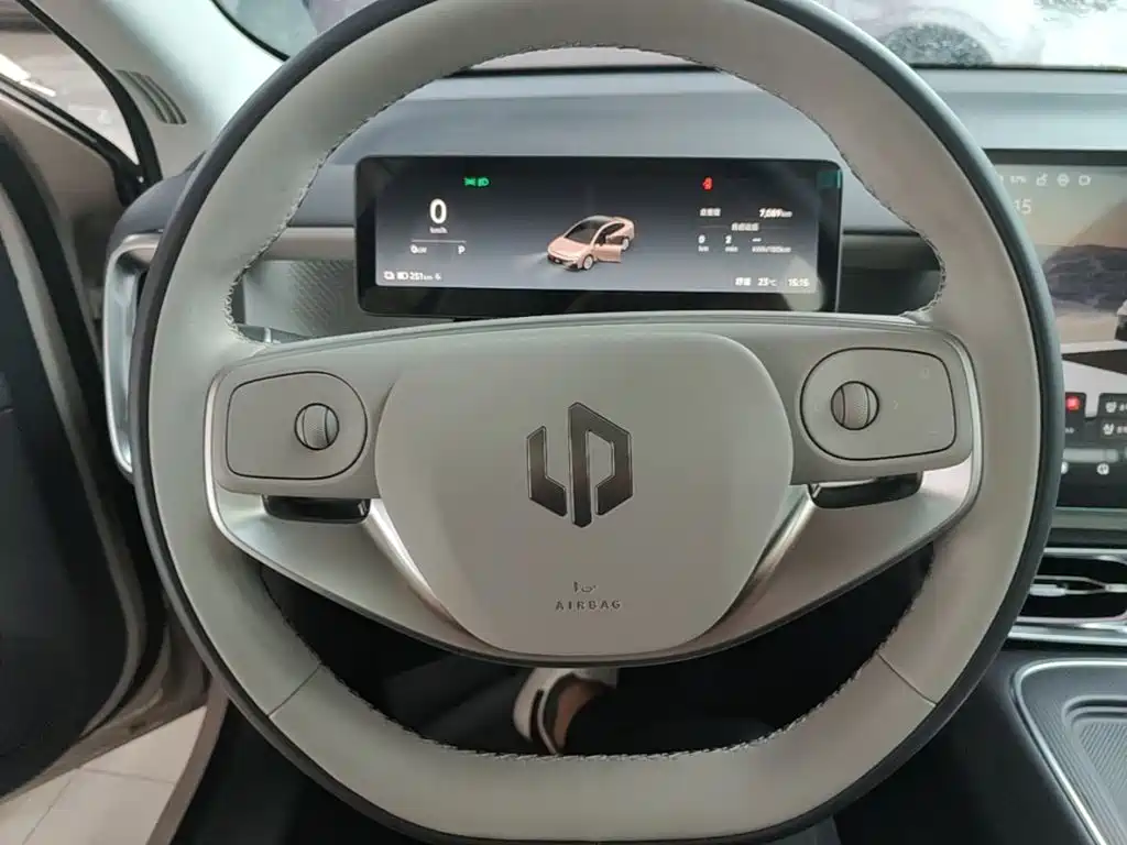 Leapmotor Leapmotor B01 — миниатюра 11