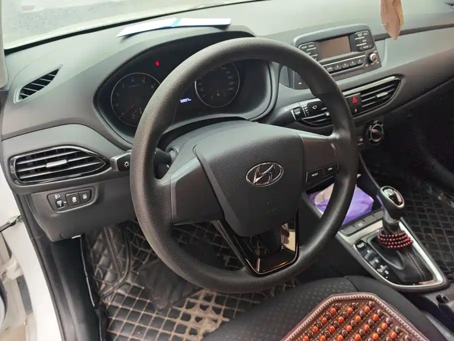 Hyundai Elantra — миниатюра 15