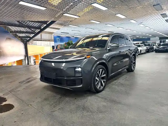 Li Auto L8