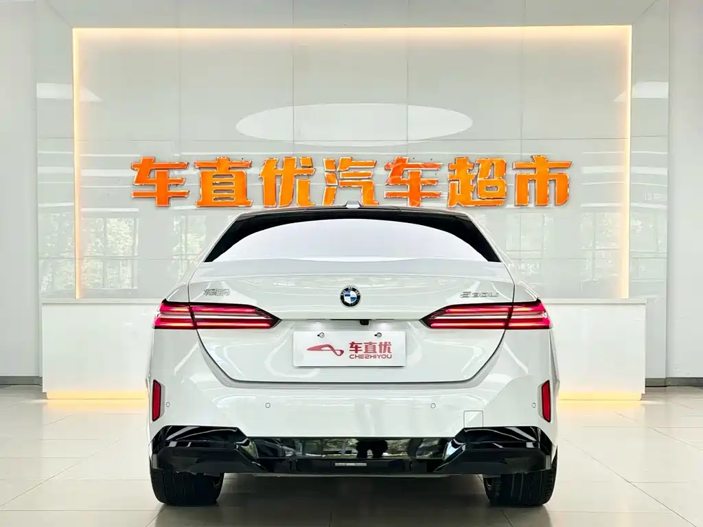 BMW 5 Series — миниатюра 6