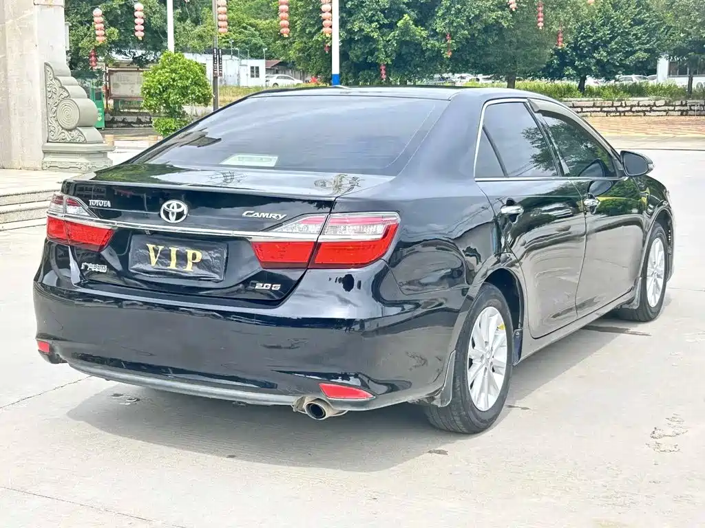 Toyota Camry — миниатюра 4