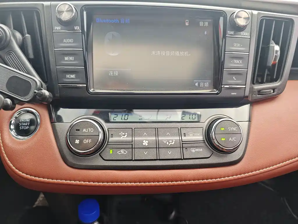 Toyota RAV4 — миниатюра 9