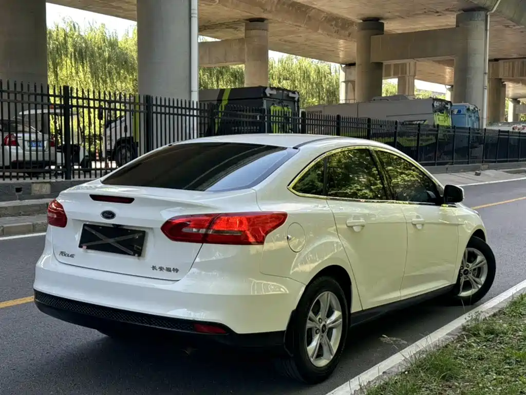 Ford Focus — миниатюра 23