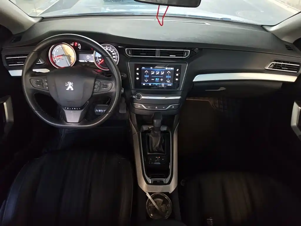 Peugeot 408 — миниатюра 14