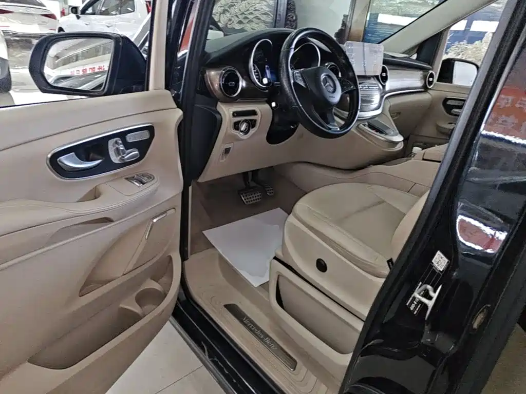 Mercedes-Benz V-Class — миниатюра 16