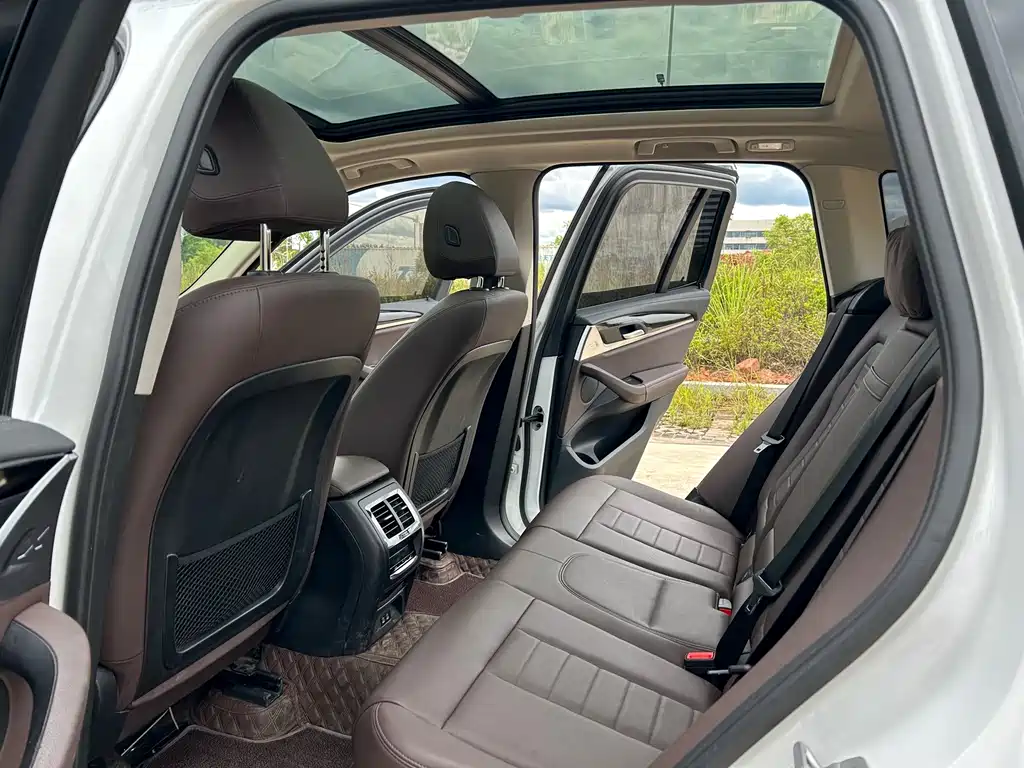 BMW X3 — миниатюра 10